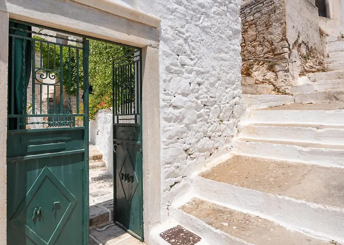 Zeus House * Naxos City