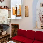 Zeus House * Naxos City