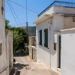 Semesterbostad Zeus House *