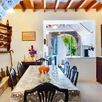 Zeus House * Naxos City