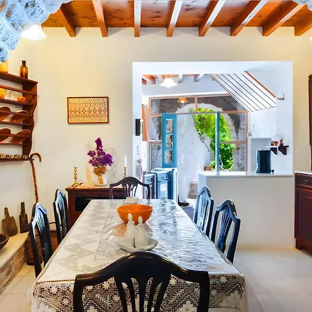 Zeus House * Naxos City